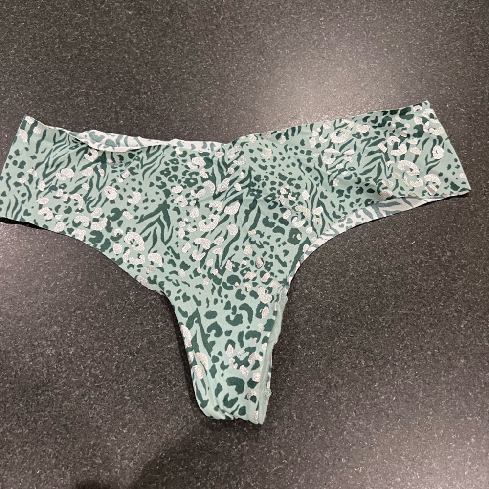 Victoria's Secret Thong Size Large